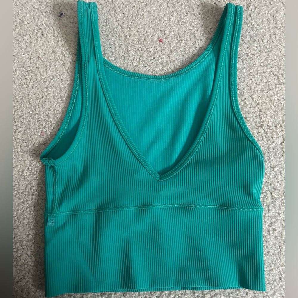 Only worn once lulu reverse green top, no flaws, and well taken care of!